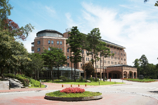 메이필드 호텔 전경.